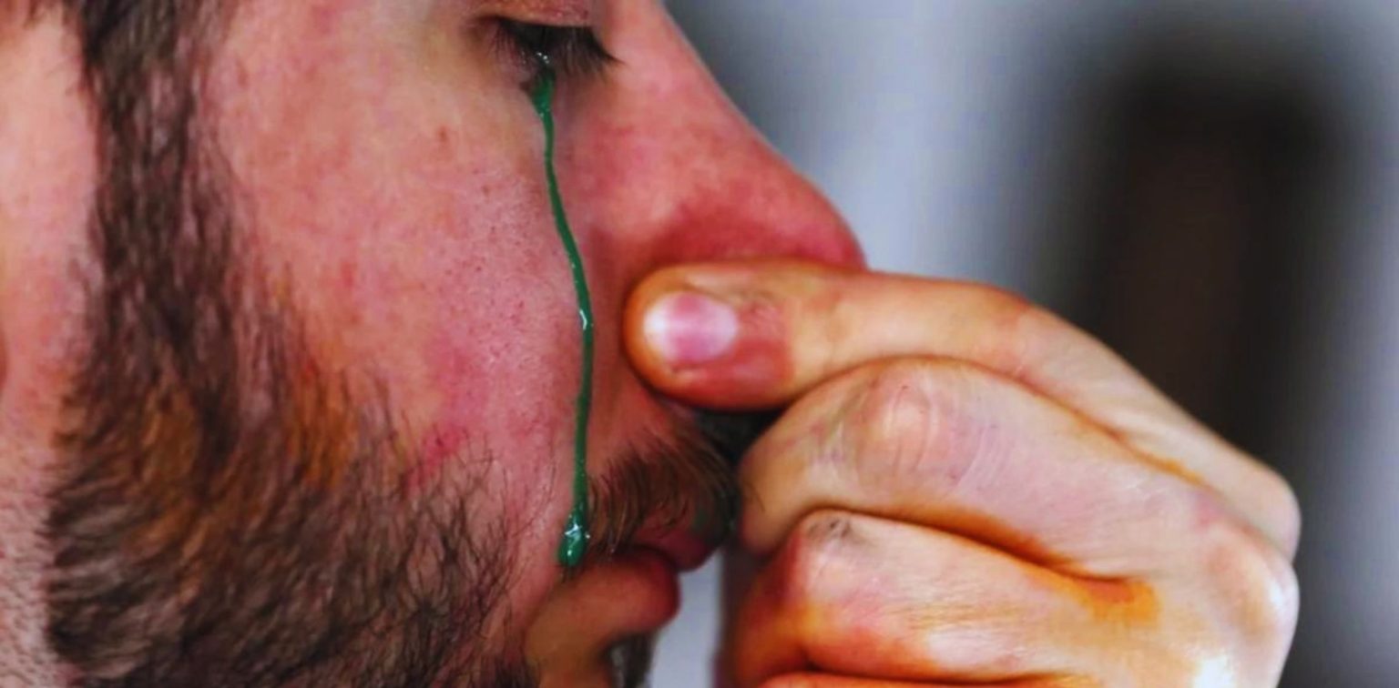 What Happens If Paint Gets in Your Eyes Unveiling Risks and Protection